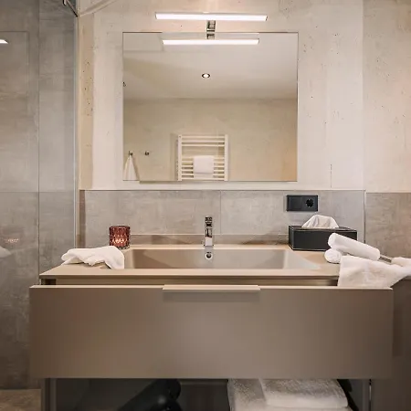 Lenzup مايرهوفن